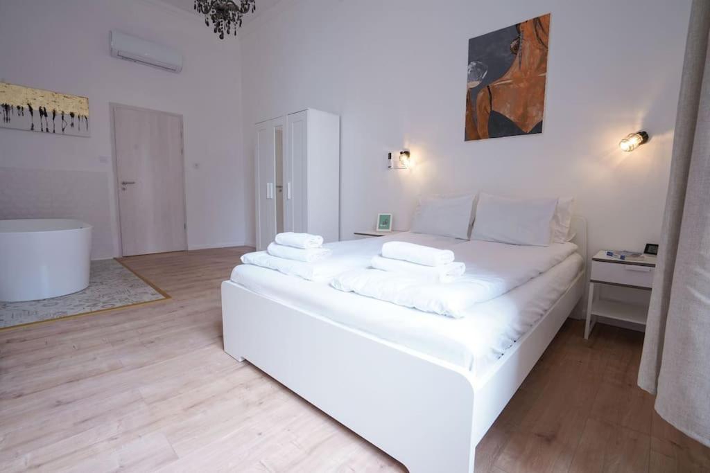 Venus Apartments - Klauzal Ter I Budapeste Exterior foto